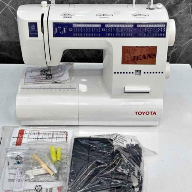 TOYOTA JEANS